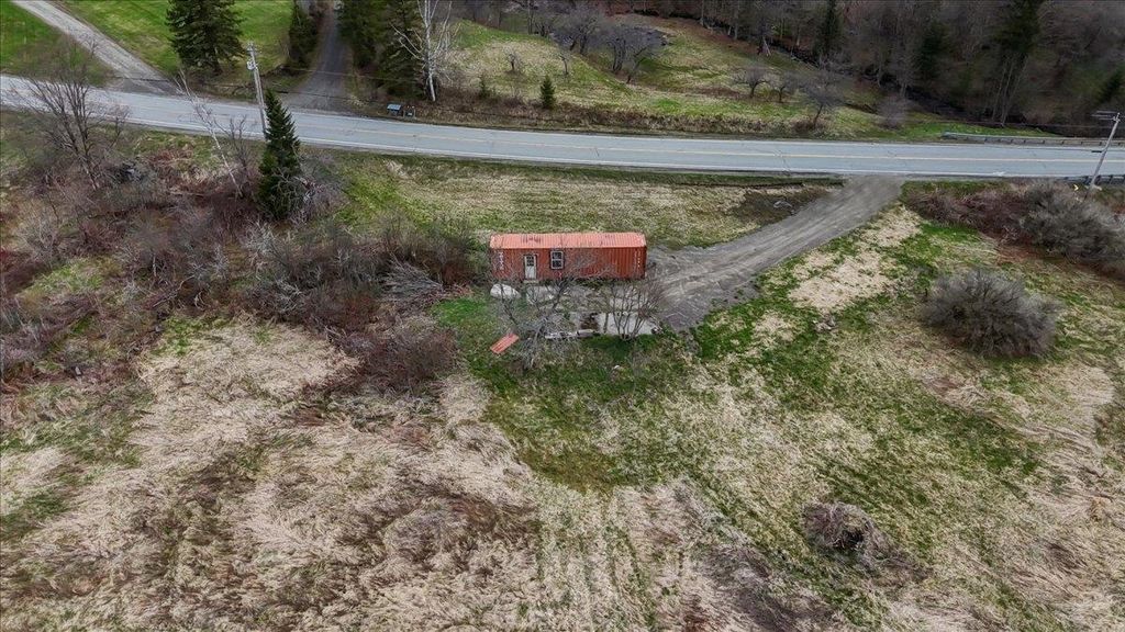 6847 Vermont Route 122, Sheffield, VT 05866
