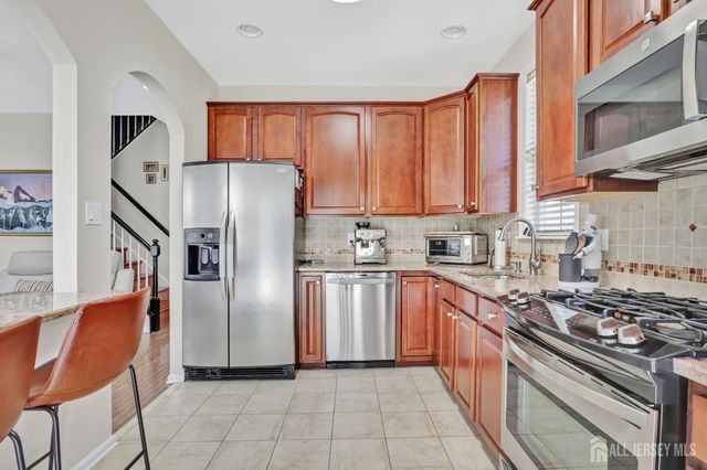 601 Yarrow Circle, South Brunswick, NJ 08810