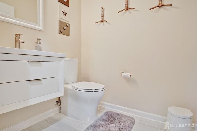 601 Yarrow Circle, South Brunswick, NJ 08810