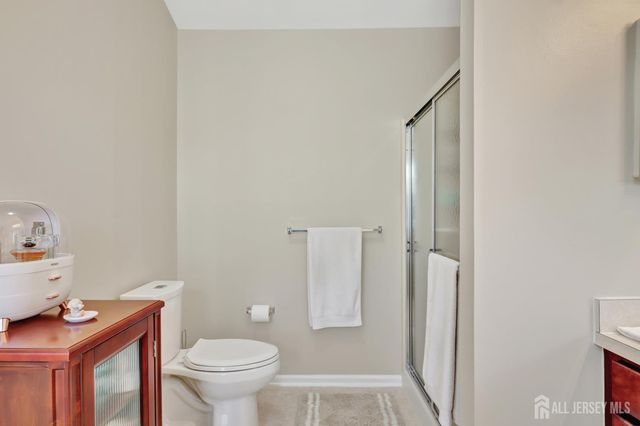 601 Yarrow Circle, South Brunswick, NJ 08810