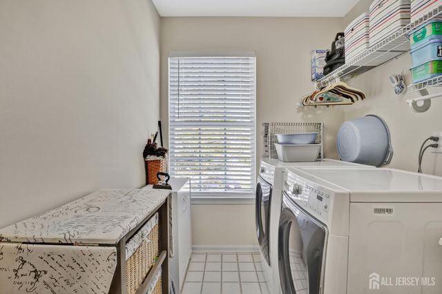 601 Yarrow Circle, South Brunswick, NJ 08810