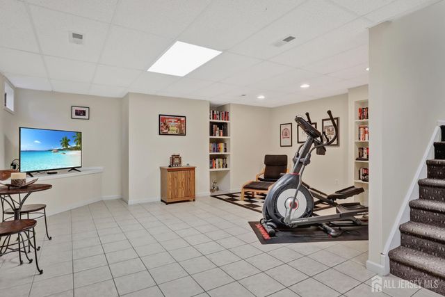 601 Yarrow Circle, South Brunswick, NJ 08810