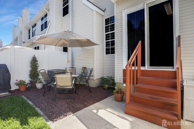 601 Yarrow Circle, South Brunswick, NJ 08810