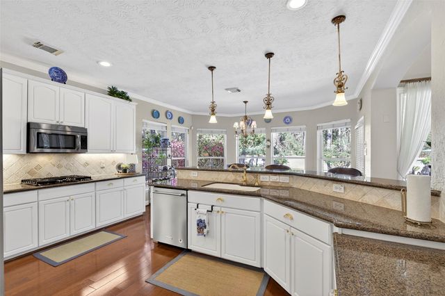 19 Baylark Place, The Woodlands, TX 77382