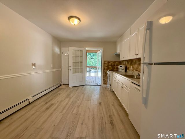 204 Cherry Hill Drive 1B, Bridgeport, CT 06606
