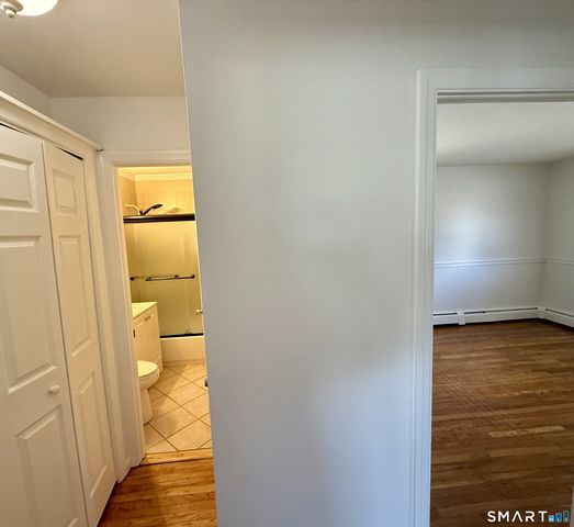 204 Cherry Hill Drive 1B, Bridgeport, CT 06606