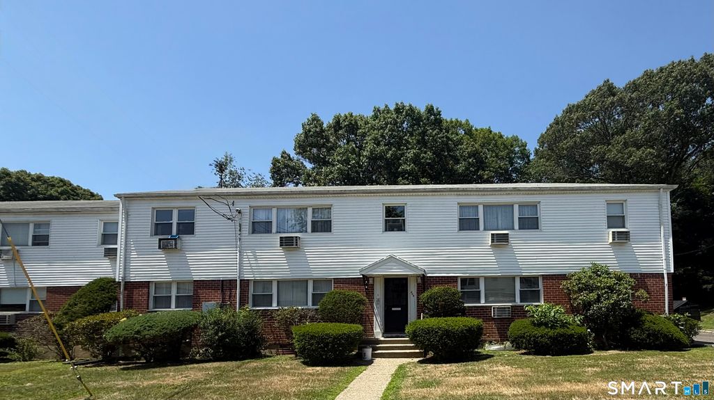 204 Cherry Hill Drive 1B, Bridgeport, CT 06606