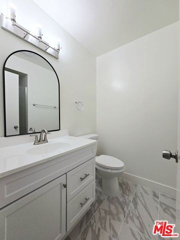1262 S Barrington Avenue 204, Los Angeles, CA 90025