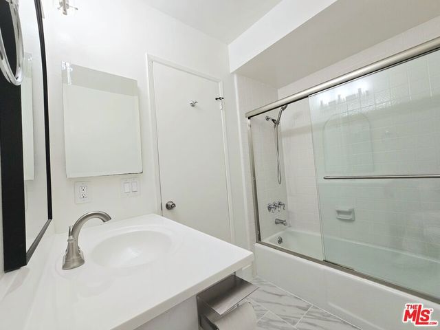 1262 S Barrington Avenue 204, Los Angeles, CA 90025