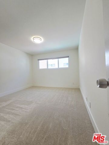 1262 S Barrington Avenue 204, Los Angeles, CA 90025