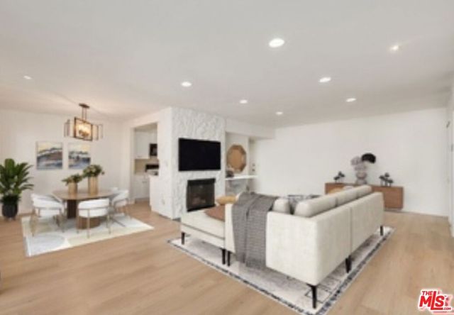 1262 S Barrington Avenue 204, Los Angeles, CA 90025