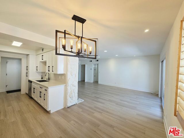 1262 S Barrington Avenue 204, Los Angeles, CA 90025