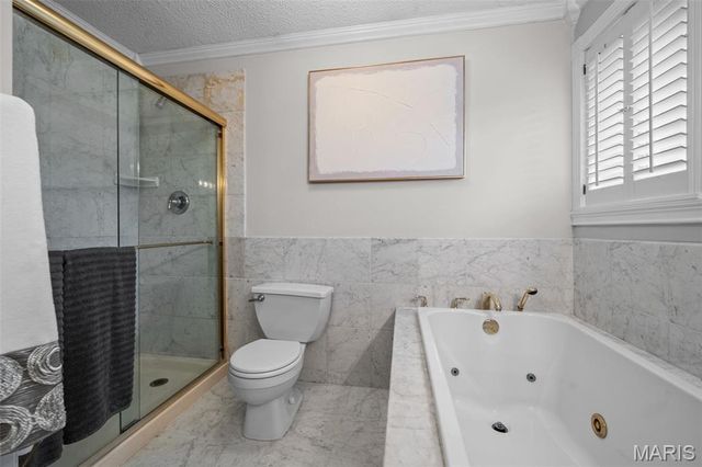 12226 Royal Valley Drive, Creve Coeur, MO 63141