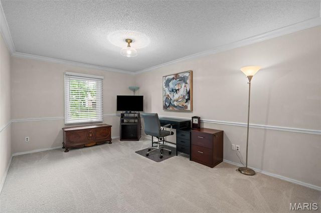 12226 Royal Valley Drive, Creve Coeur, MO 63141