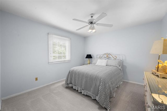 12226 Royal Valley Drive, Creve Coeur, MO 63141