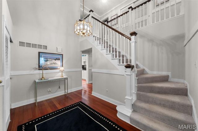 12226 Royal Valley Drive, Creve Coeur, MO 63141
