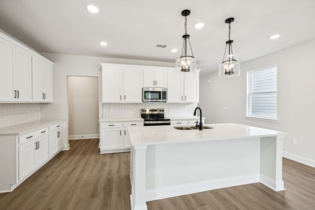 120 Dahlia Dr, La Vergne, TN 37086