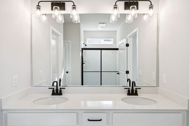 120 Dahlia Dr, La Vergne, TN 37086