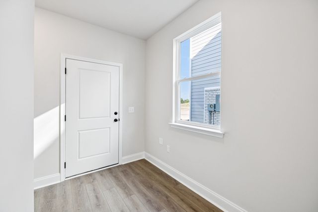 120 Dahlia Dr, La Vergne, TN 37086