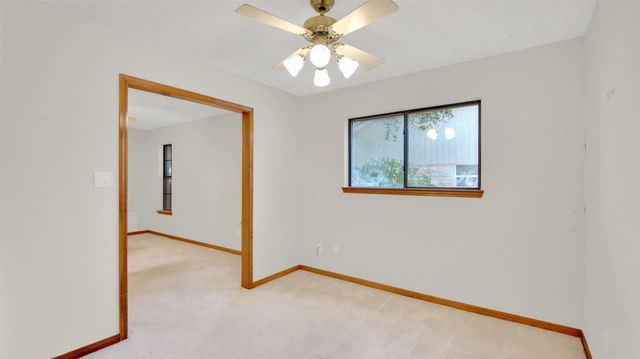 1403 Stone Ridge DR, Taylor, TX 76574