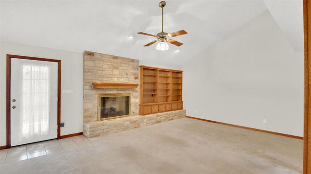 1403 Stone Ridge DR, Taylor, TX 76574