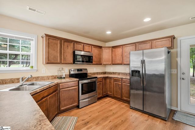 1041 Stoneham Circle, Anderson, SC 29626