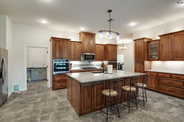 8 GILBERT ROAD, Burkburnett, TX 76354