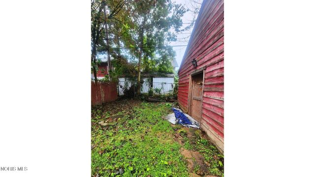 1445 Goodale Avenue, Toledo, OH 43606