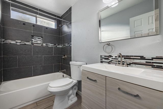 3705 Ghia Ct, Modesto, CA 95356