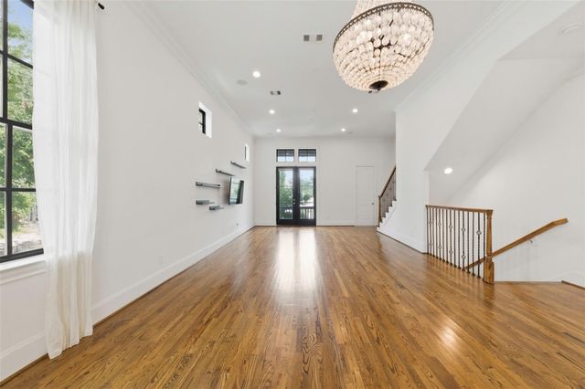 2702 Cortlandt Street, Houston, TX 77008