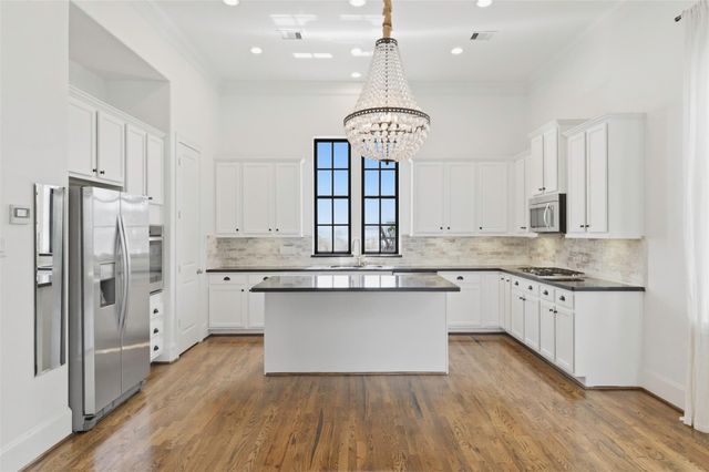 2702 Cortlandt Street, Houston, TX 77008