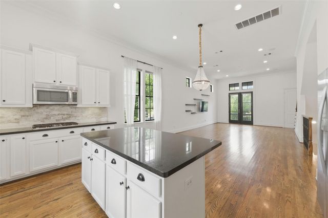 2702 Cortlandt Street, Houston, TX 77008