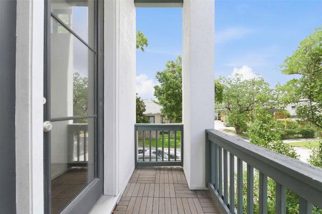 2702 Cortlandt Street, Houston, TX 77008