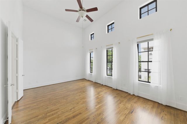 2702 Cortlandt Street, Houston, TX 77008
