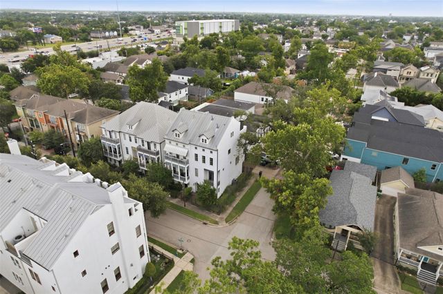 2702 Cortlandt Street, Houston, TX 77008