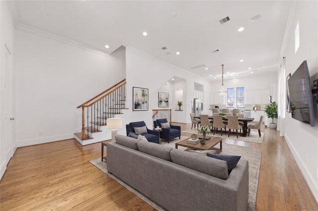 2702 Cortlandt Street, Houston, TX 77008