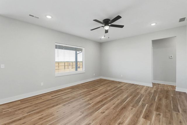 596 W Long Path Ct, Goddard, KS 67052