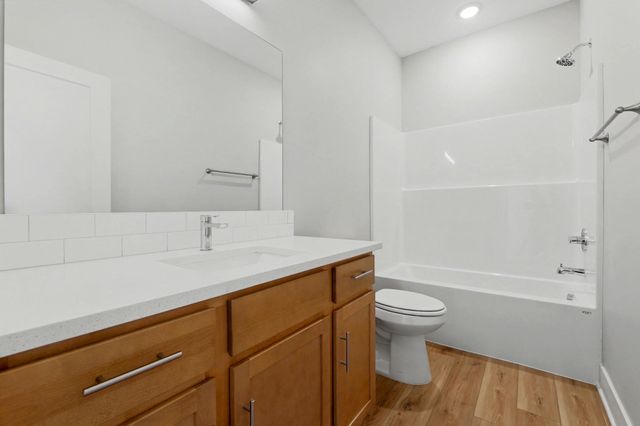 596 W Long Path Ct, Goddard, KS 67052