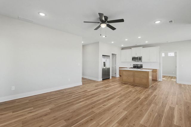 596 W Long Path Ct, Goddard, KS 67052