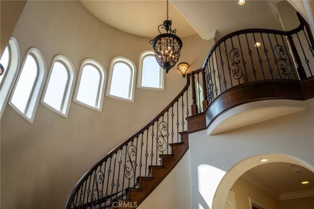 670 Pinnacle Ridge Road, Riverside, CA 92506