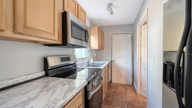 1812 54TH STREET E, Bradenton, FL 34208