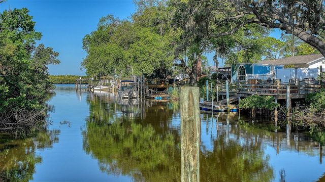 1812 54TH STREET E, Bradenton, FL 34208