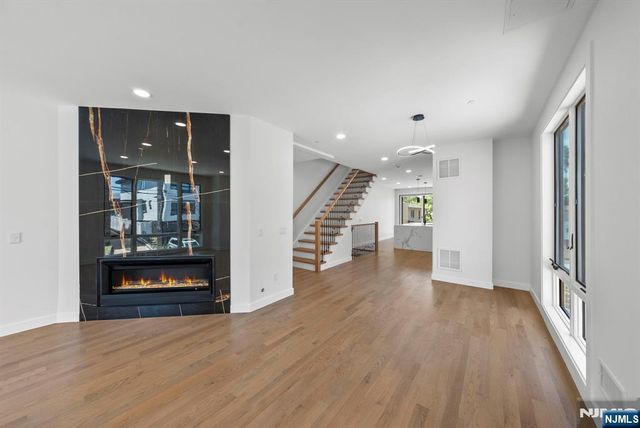 793 Inwood Terrace, Cliffside Park, NJ 07010