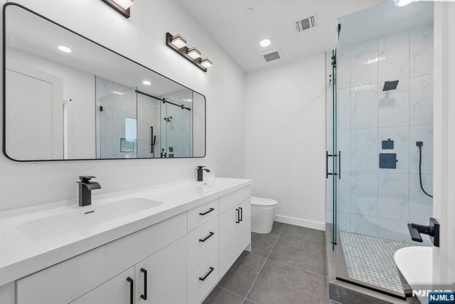 793 Inwood Terrace, Cliffside Park, NJ 07010