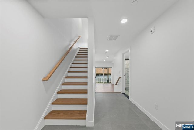 793 Inwood Terrace, Cliffside Park, NJ 07010