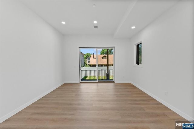 793 Inwood Terrace, Cliffside Park, NJ 07010