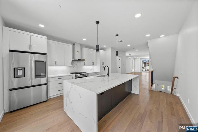 793 Inwood Terrace, Cliffside Park, NJ 07010