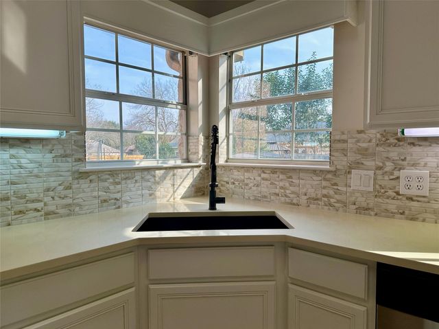 104 Benchmark ST, Georgetown, TX 78626