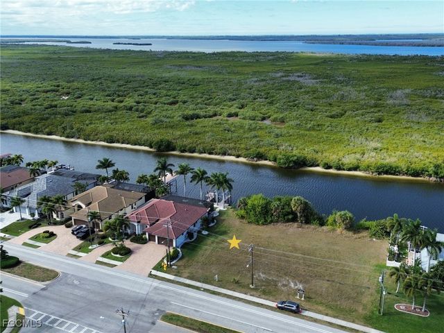 3216 Surfside BLVD, Cape Coral, FL 33914