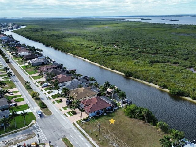 3216 Surfside BLVD, Cape Coral, FL 33914